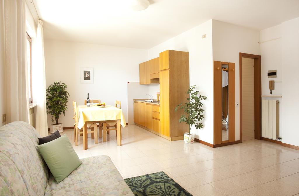 Residence Le Balze مالتشيزينيه الغرفة الصورة